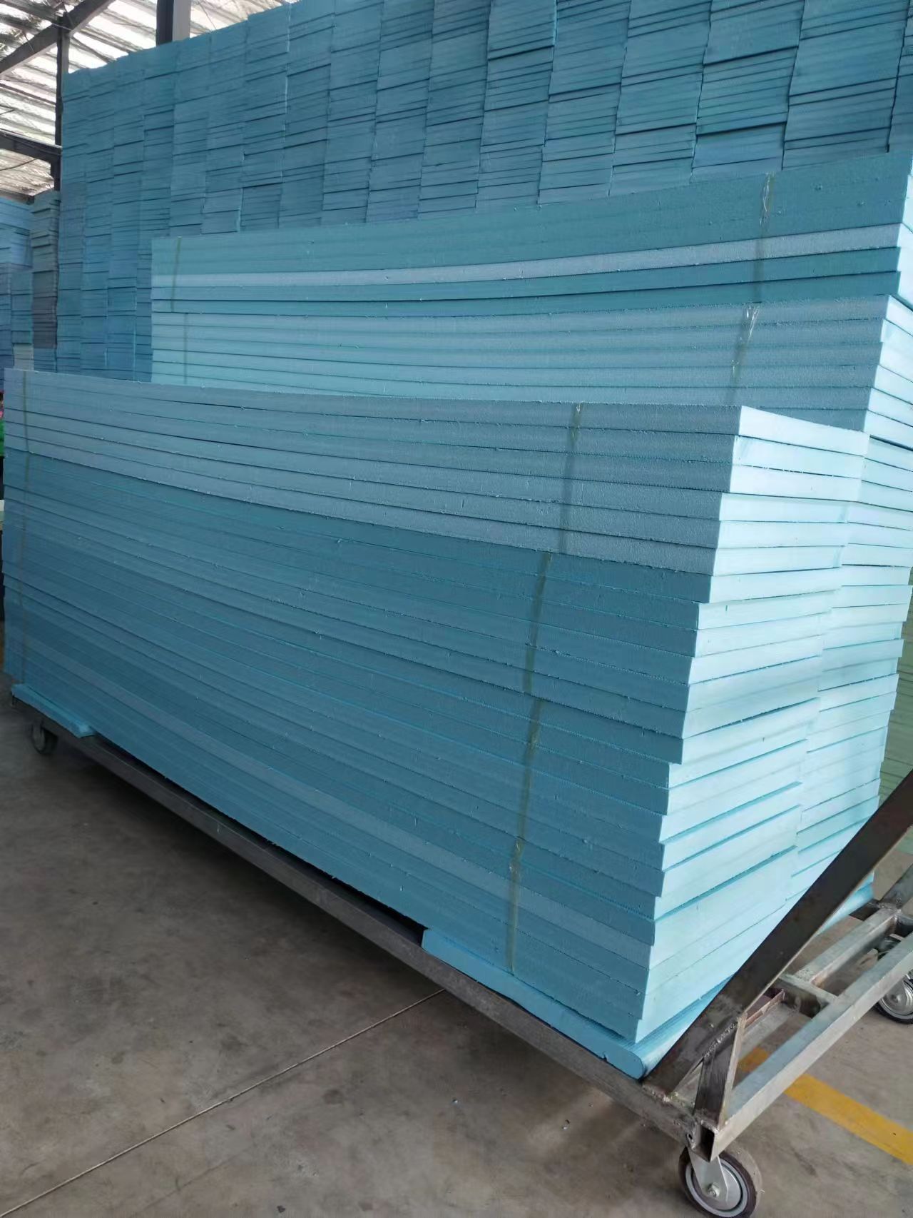 云南東南保温材料有限公司——挤塑板安装后该如何养护？